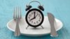 intermittent-fasting-clock-plate-utensils-1109.jpg
