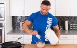 protein-guide-adding-to-oats_0.jpg